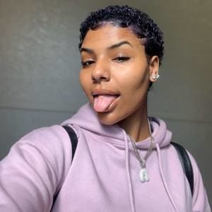 Meet your Posher, Esther